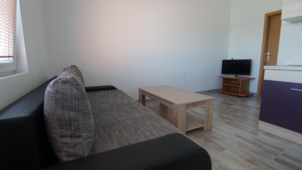 Apartments Domani Vir Zewnętrze zdjęcie